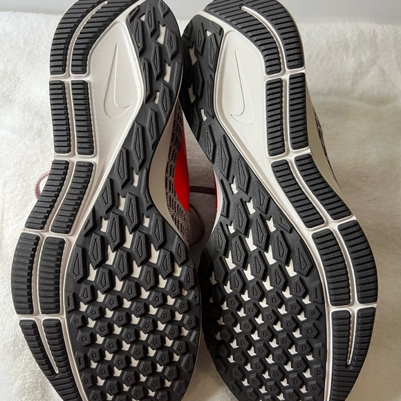 Nike Zoom Pegasus 35 size 8 light pink. New without tags, never worn. - Picture 6 of 6